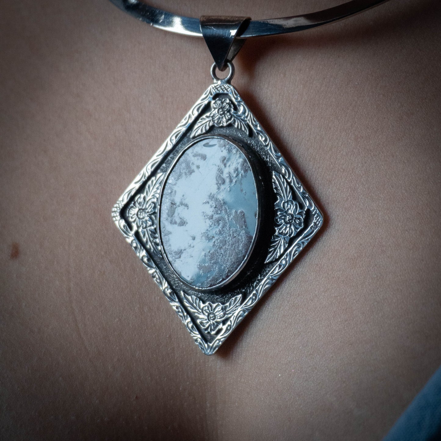 Escarlata azul