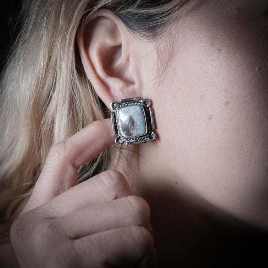 Pendientes paisaje azul